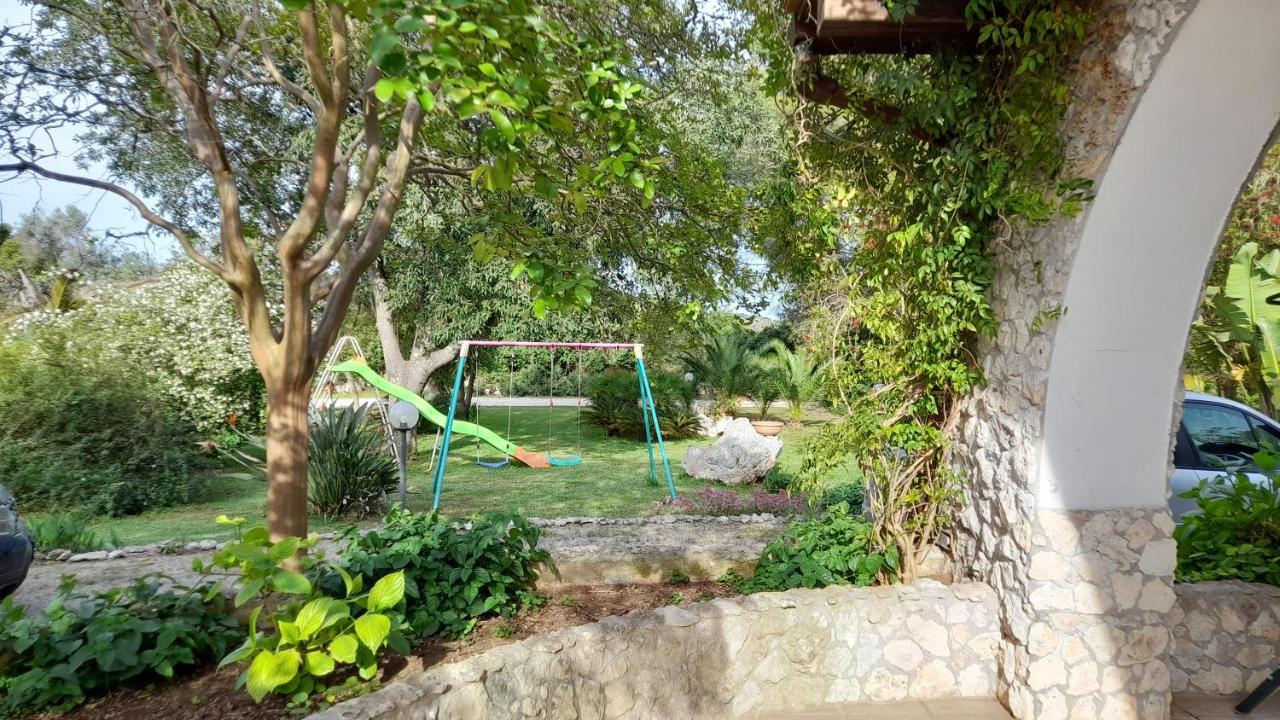 メレンドゥーニョ La Macchia Bed & Breakfast エクステリア 写真